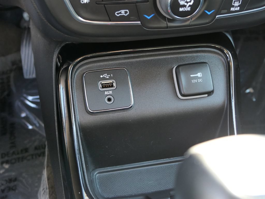 Used 2019 Jeep Compass Latitude FWD image 23