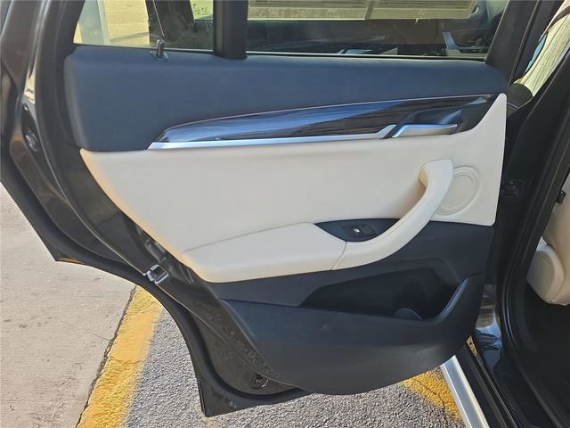 Used 2017 BMW X1 xDrive28i image 9