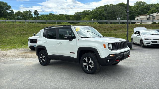 Certified 2022 Jeep Renegade Trailhawk AWD/4WD image 2