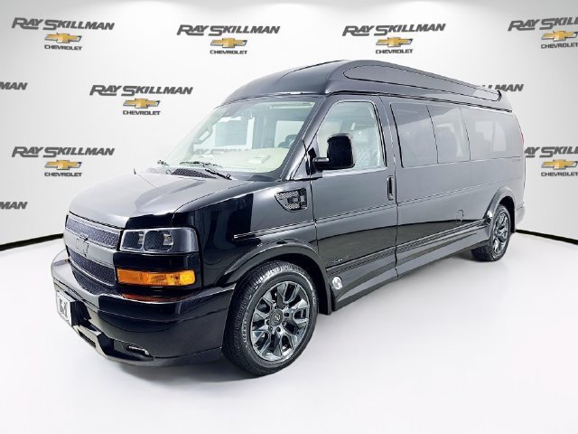 New 2026 Chevrolet Express 2500 Extended w/ Driver Convenience Package RWD image 3