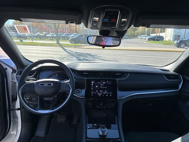 Used 2023 Jeep Grand Cherokee Altitude image 20