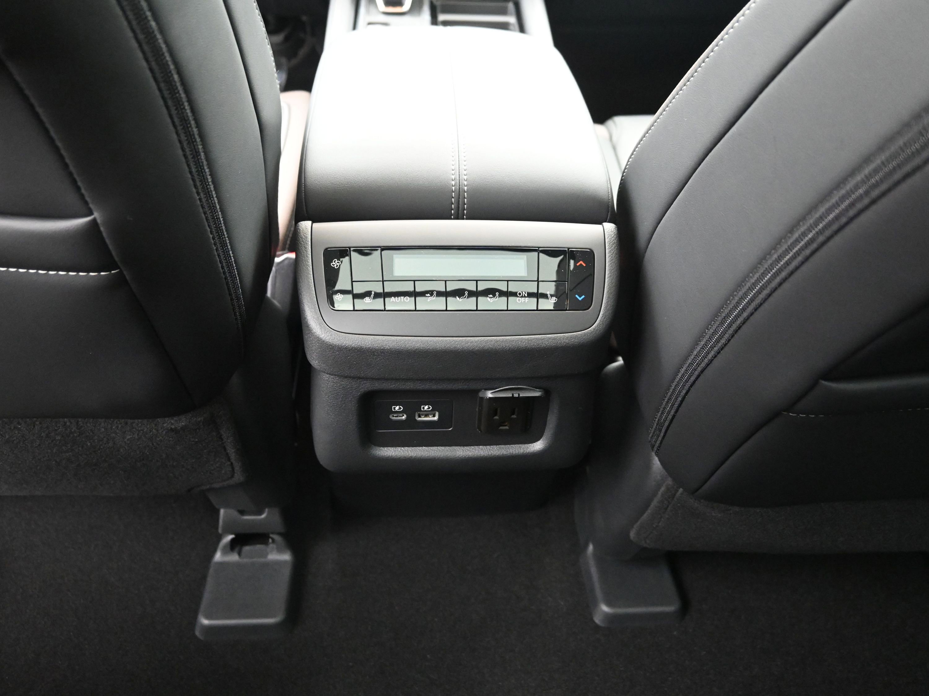 New 2025 Nissan Pathfinder Platinum image 21