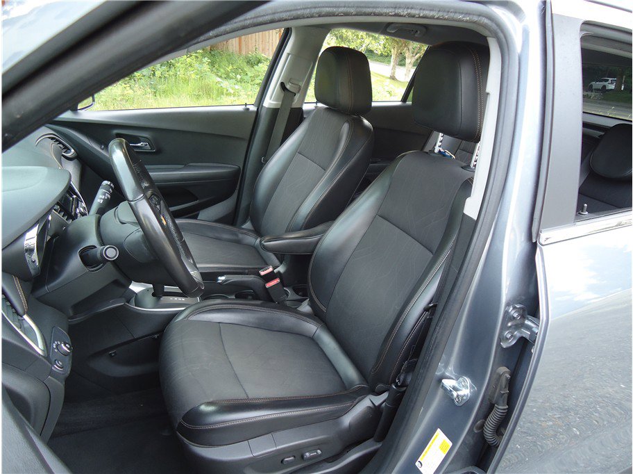 Used 2019 Chevrolet Trax LT w/ LT Convenience Package AWD/4WD image 10