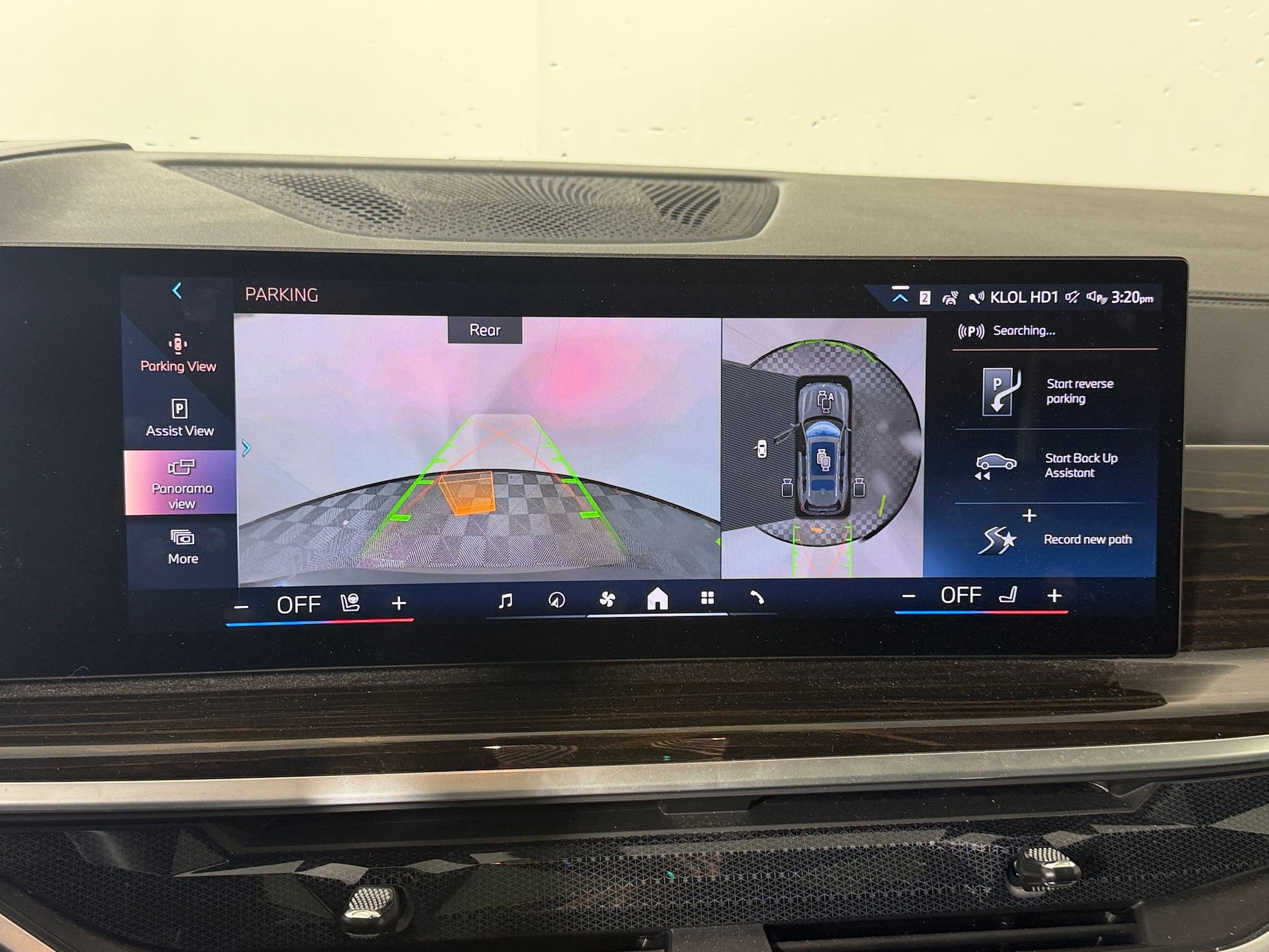 Certified 2024 BMW X7 xDrive40i w/ Executive Package AWD/4WD image 26