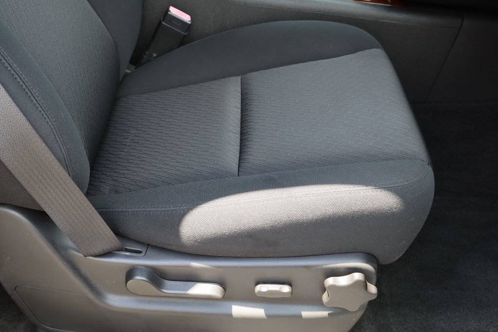 Used 2011 Chevrolet Avalanche LS image 25