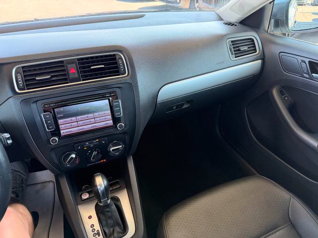 Used 2014 Volkswagen Jetta SE FWD image 16