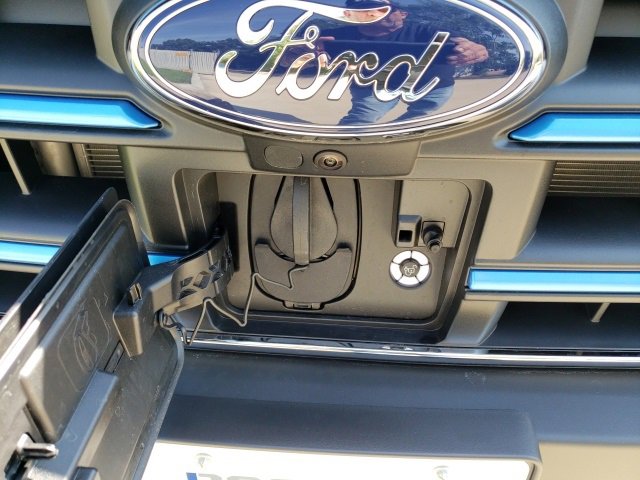 New 2023 Ford E-Transit Medium Roof image 24