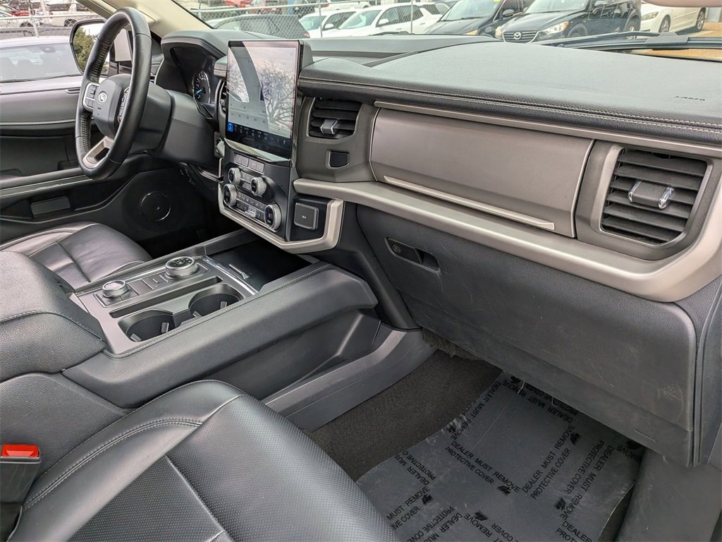 Used 2024 Ford Expedition XLT image 30