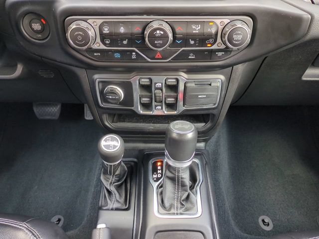 Used 2023 Jeep Wrangler Unlimited Sahara w/ Cold Weather Group AWD/4WD image 19