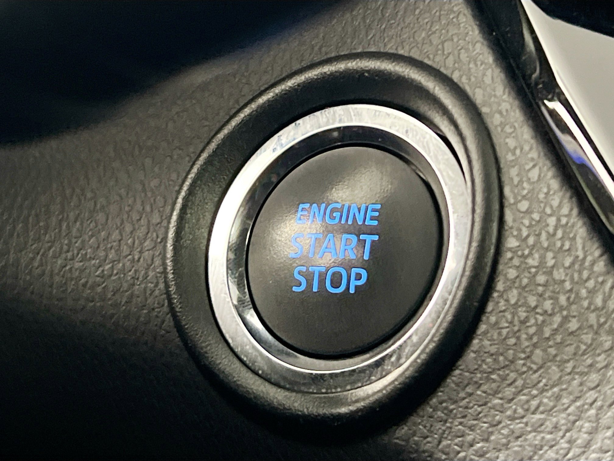 Used 2018 Toyota C-HR XLE image 24