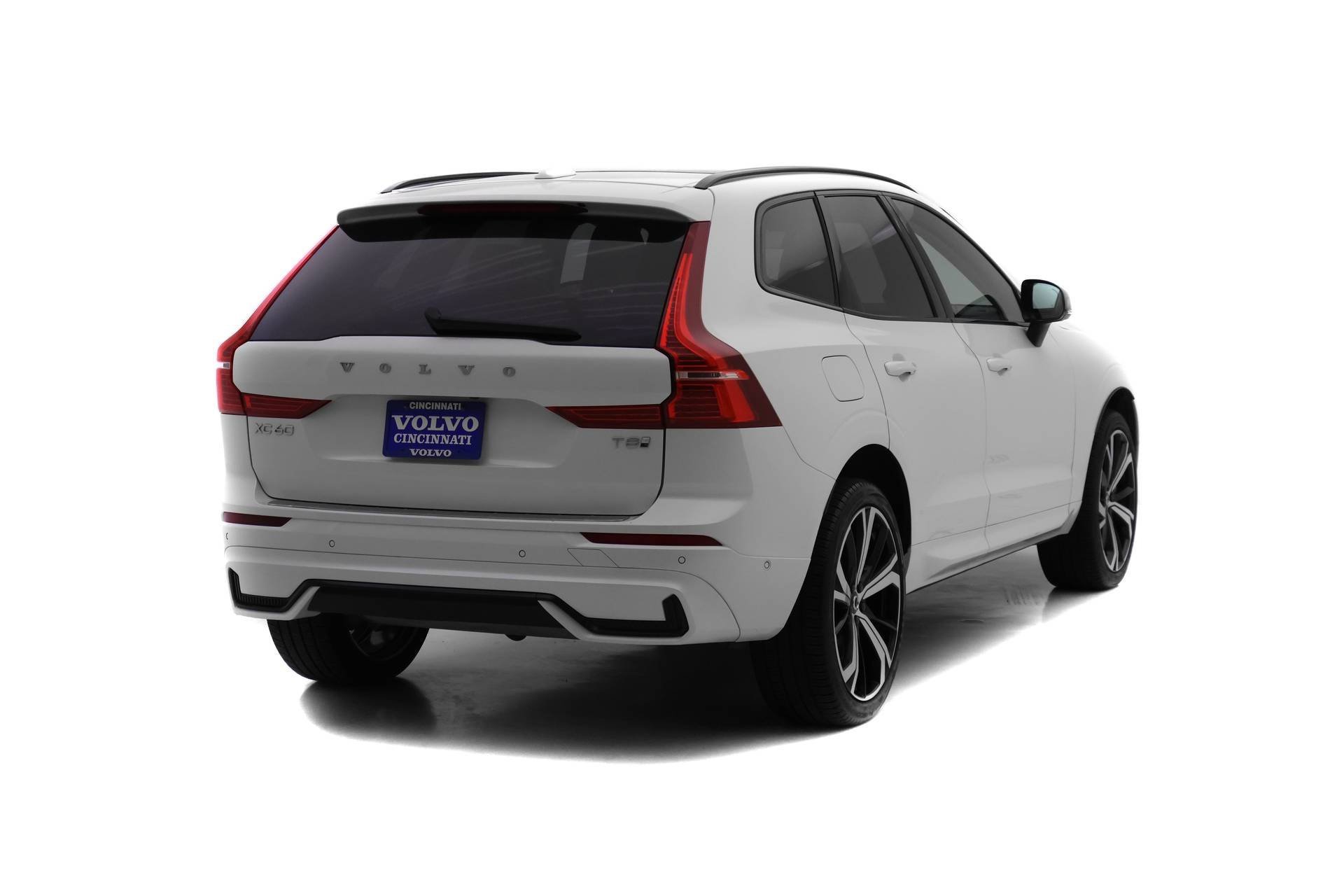 Certified 2025 Volvo XC60 T8 Ultra w/ Protection Package Premier image 8