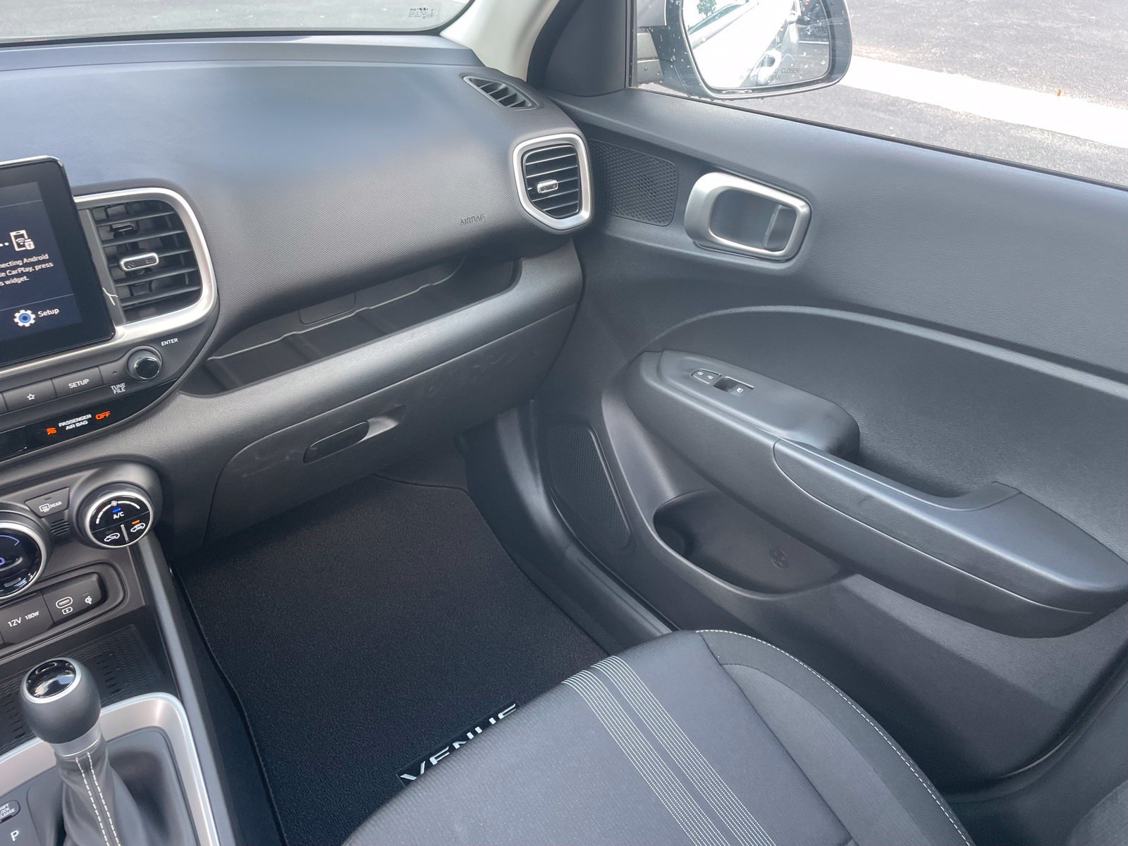 New 2026 Hyundai Venue SEL FWD image 23