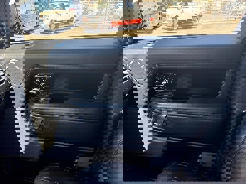 Used 2020 Land Rover Range Rover image 20