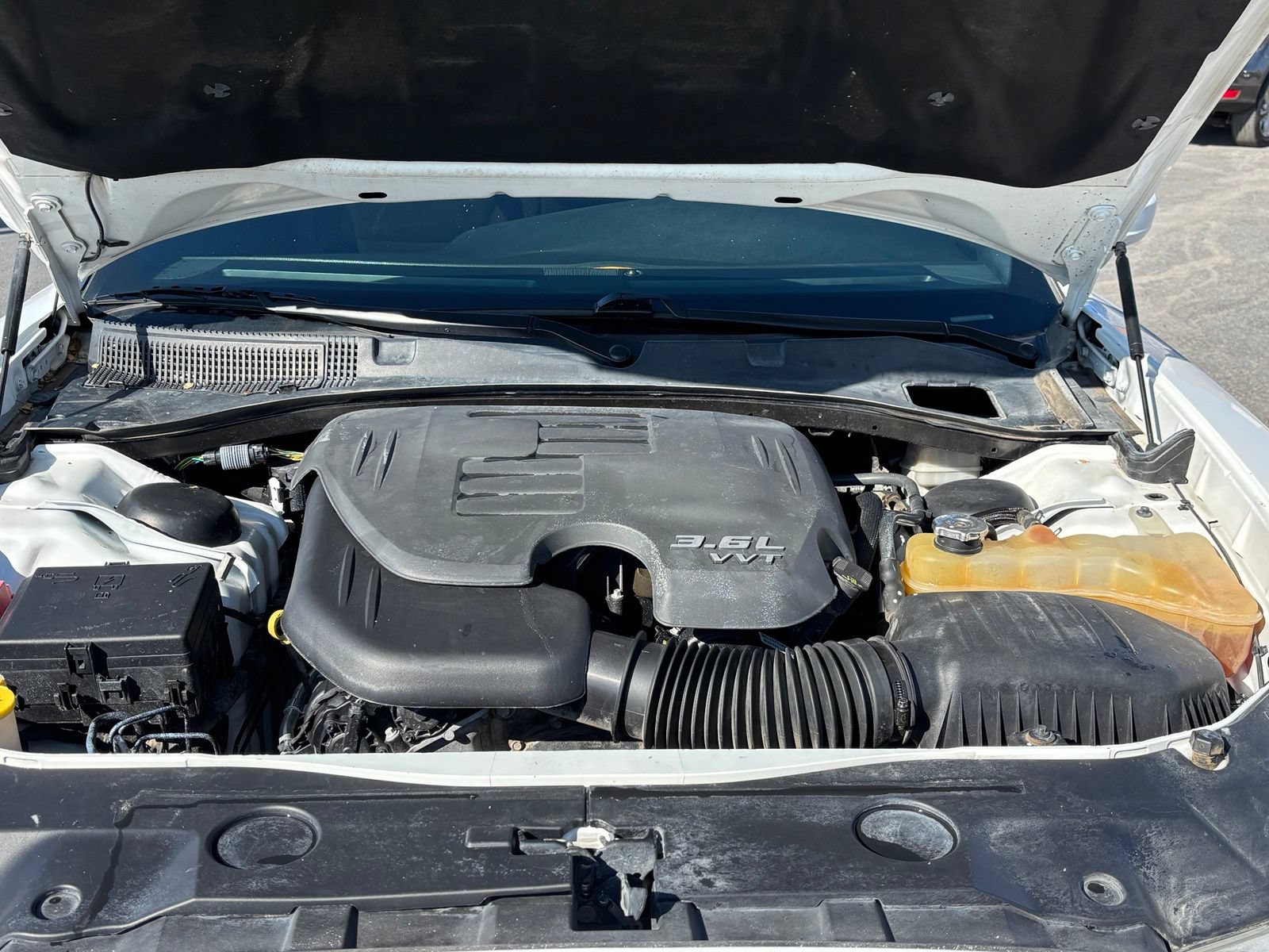 Used 2014 Dodge Charger SE RWD image 25