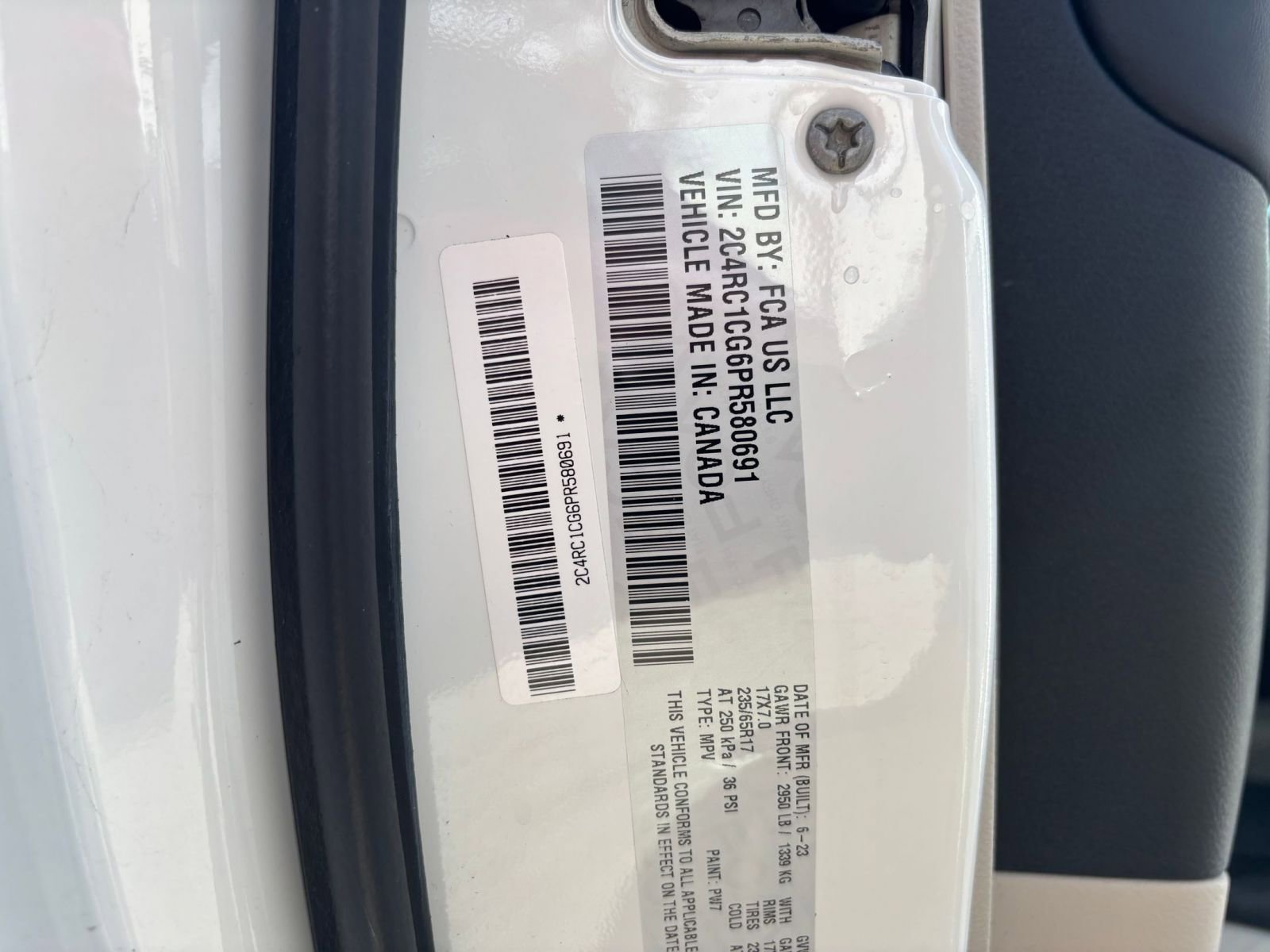 Used 2023 Chrysler Voyager LX FWD image 10