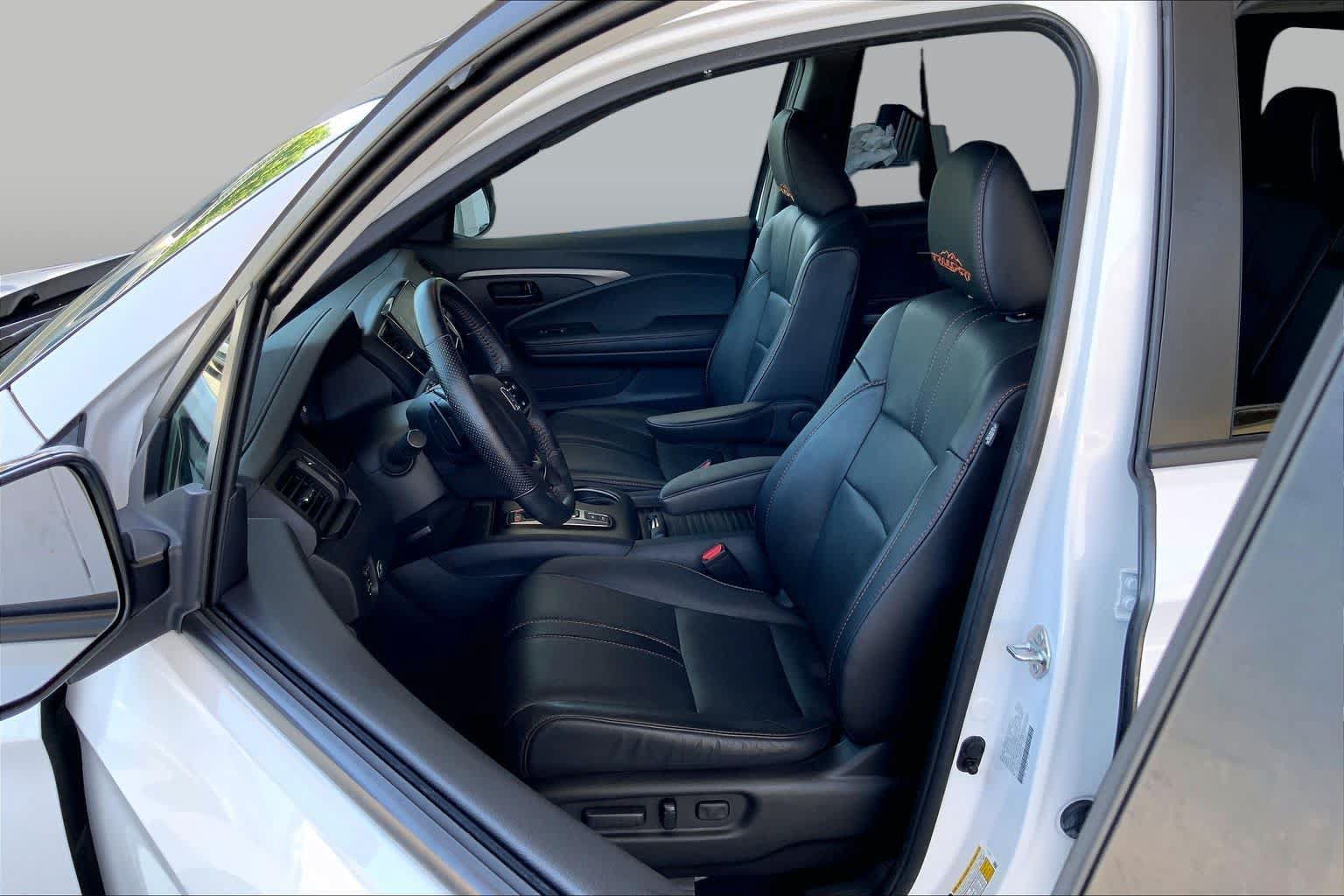 Used 2023 Honda Passport TrailSport image 8