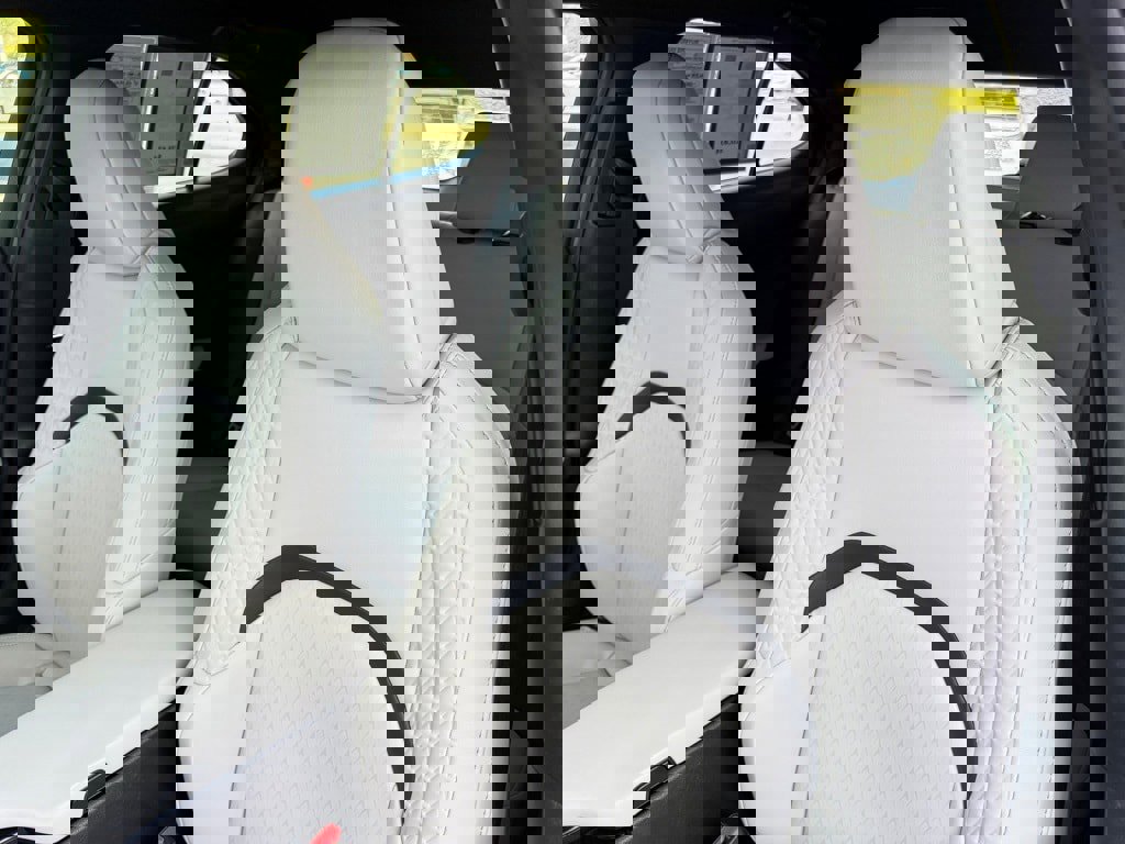 Certified 2022 Lexus UX 250h image 18