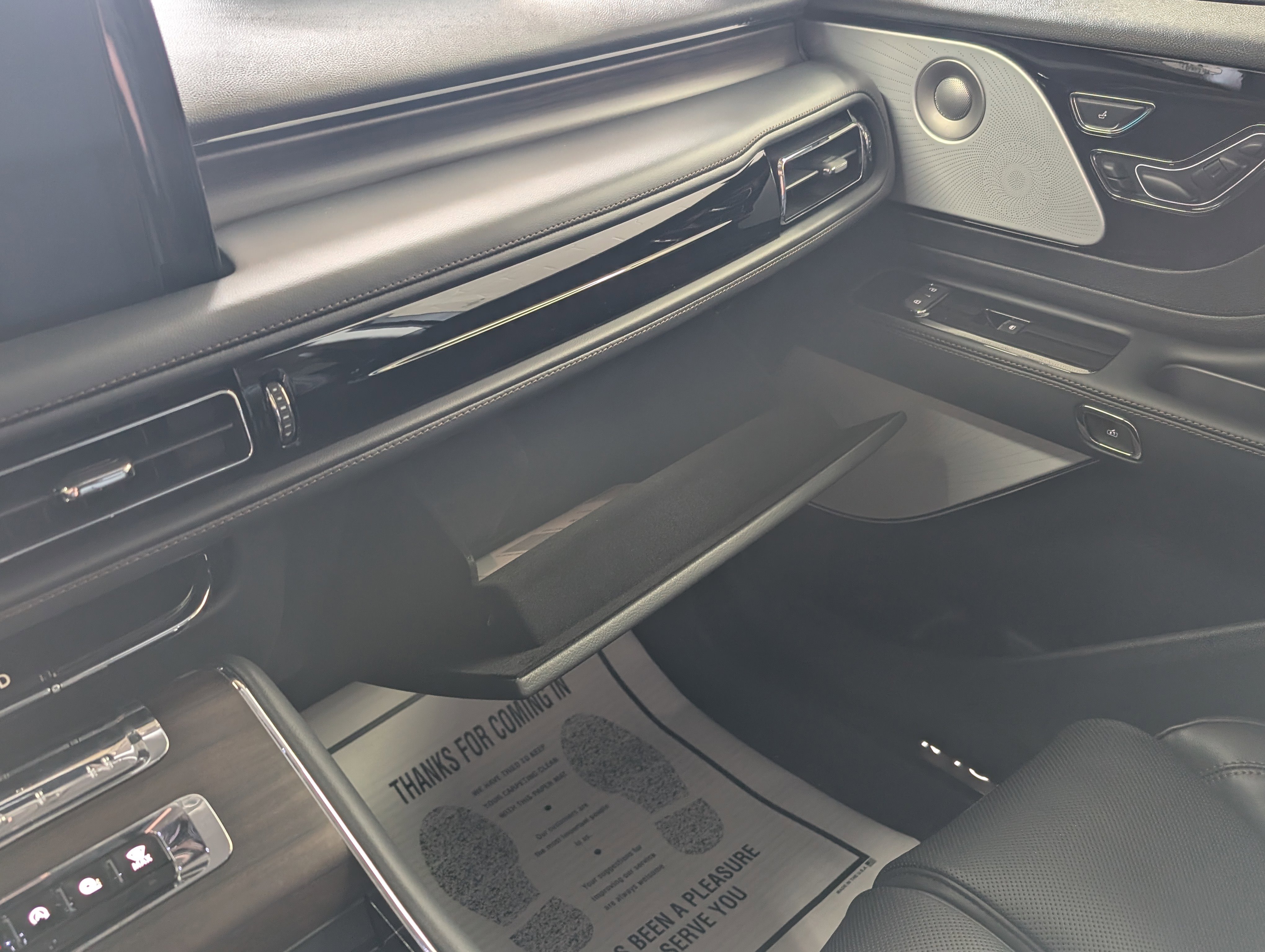 New 2025 Lincoln Aviator Reserve w/ Equipment Group 201A image 19