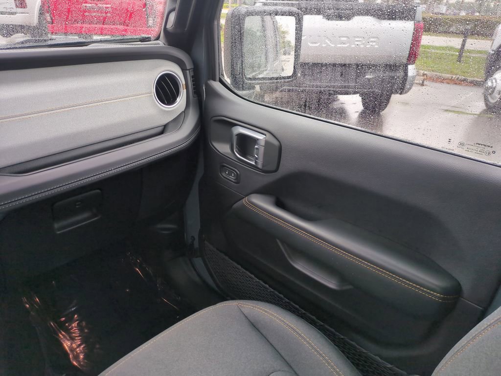 Used 2025 Jeep Wrangler Sahara 4xe w/ Safety Group image 18