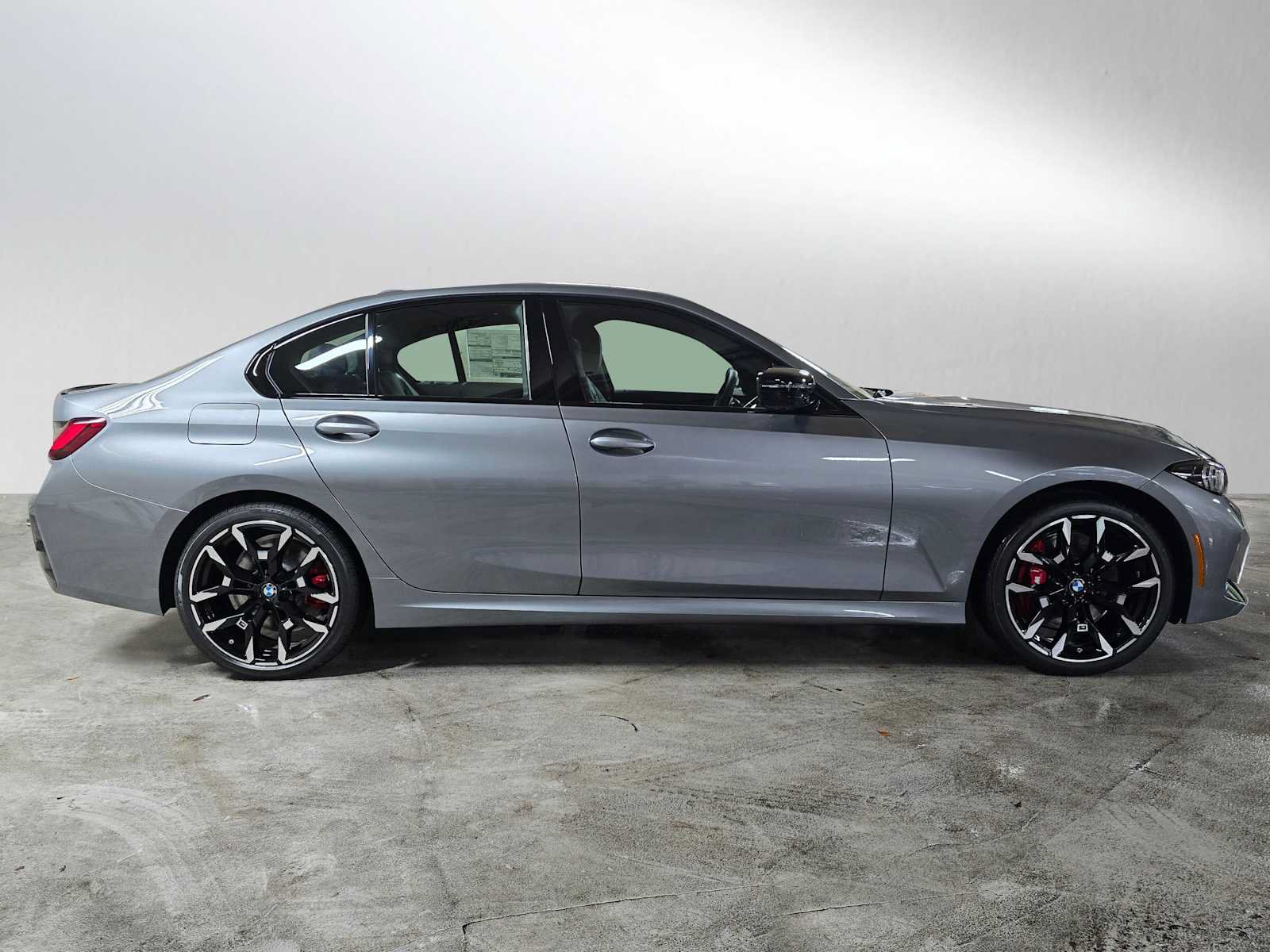 Used 2026 BMW 330i xDrive Sedan w/ M Sport Package AWD/4WD image 2