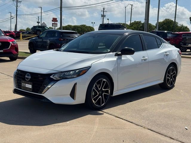 Used 2025 Nissan Sentra SR image 3