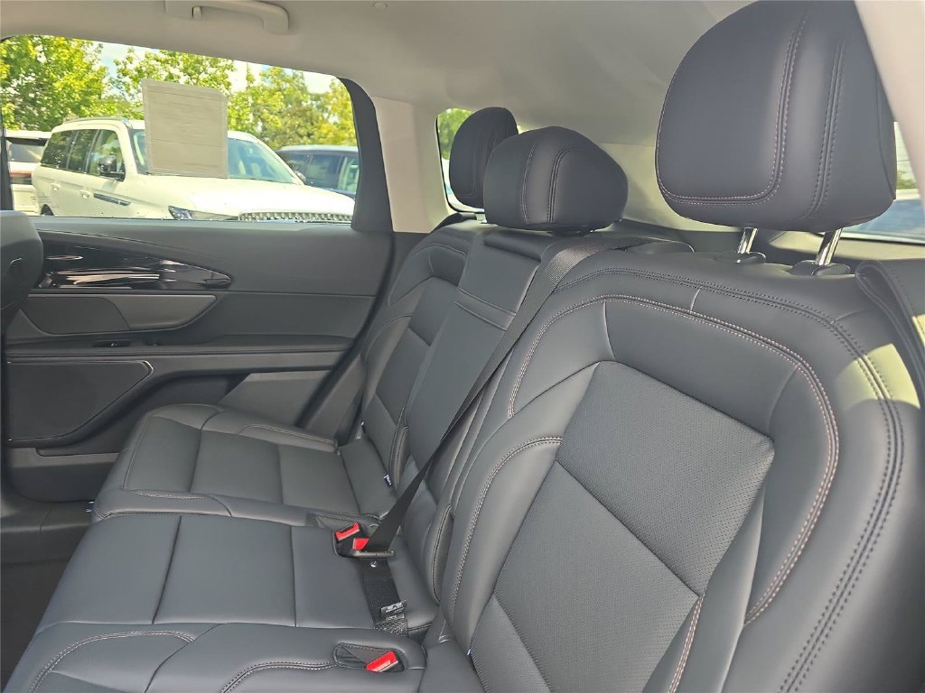 New 2026 Lincoln Nautilus Premier AWD/4WD image 10