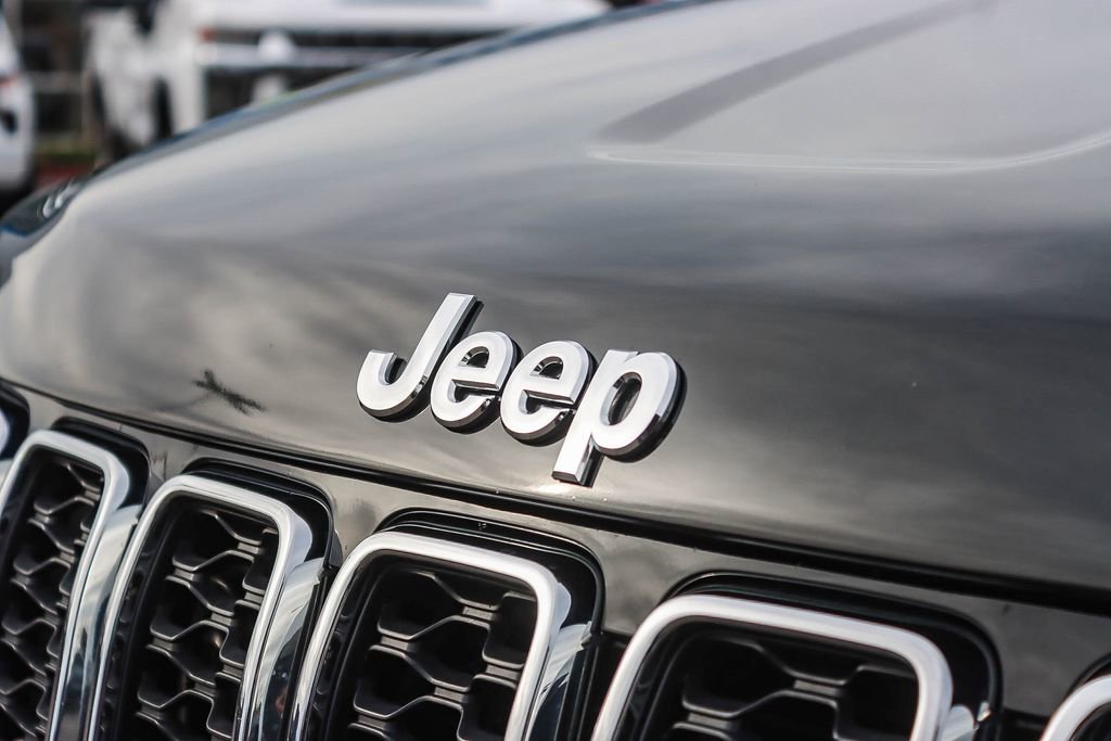 Used 2022 Jeep Grand Cherokee Laredo X image 13