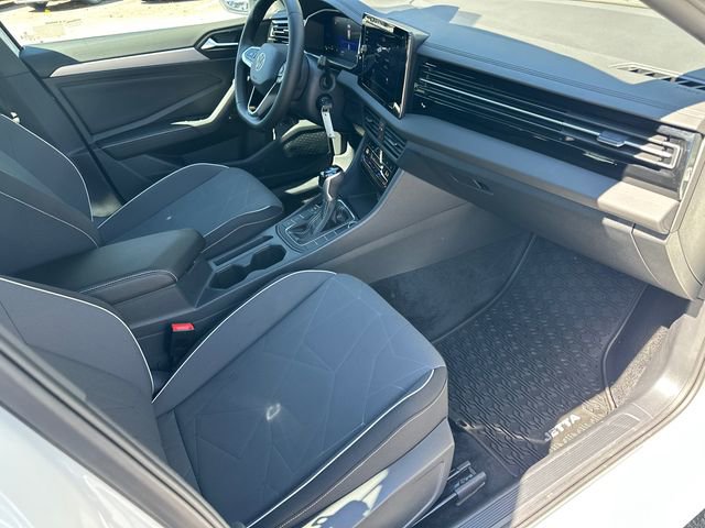 Used 2025 Volkswagen Jetta Sport image 29