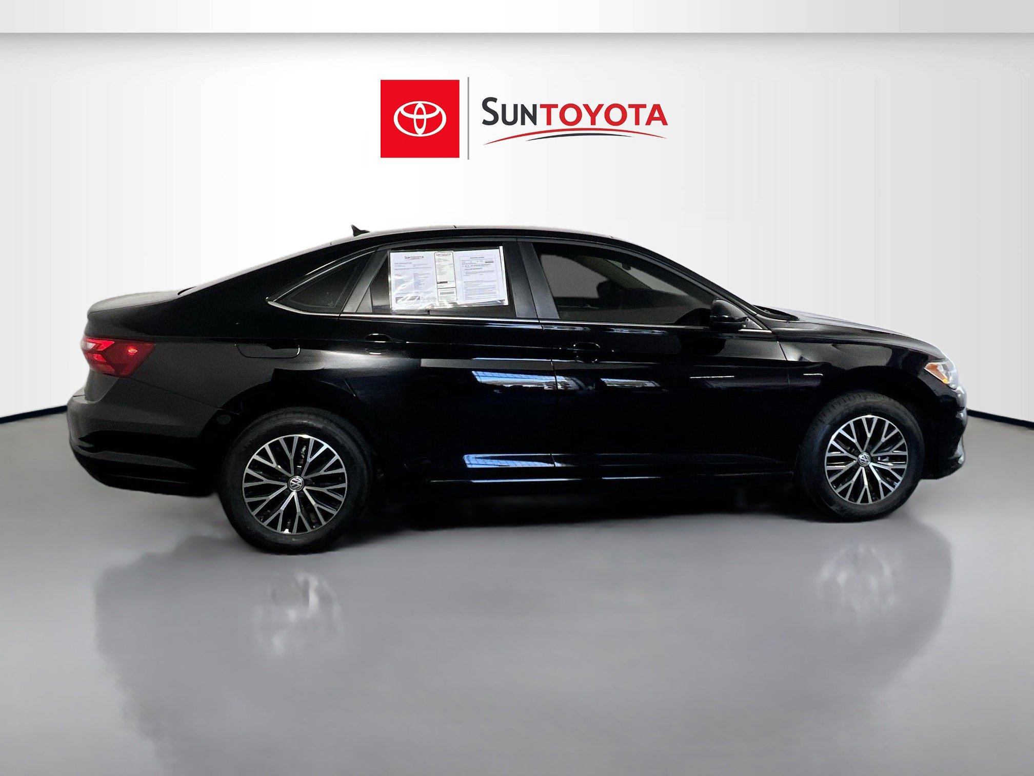 Used 2020 Volkswagen Jetta SE image 2