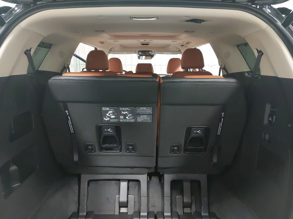 New 2026 Kia Carnival SX w/ SX Dark Edition Package FWD image 12