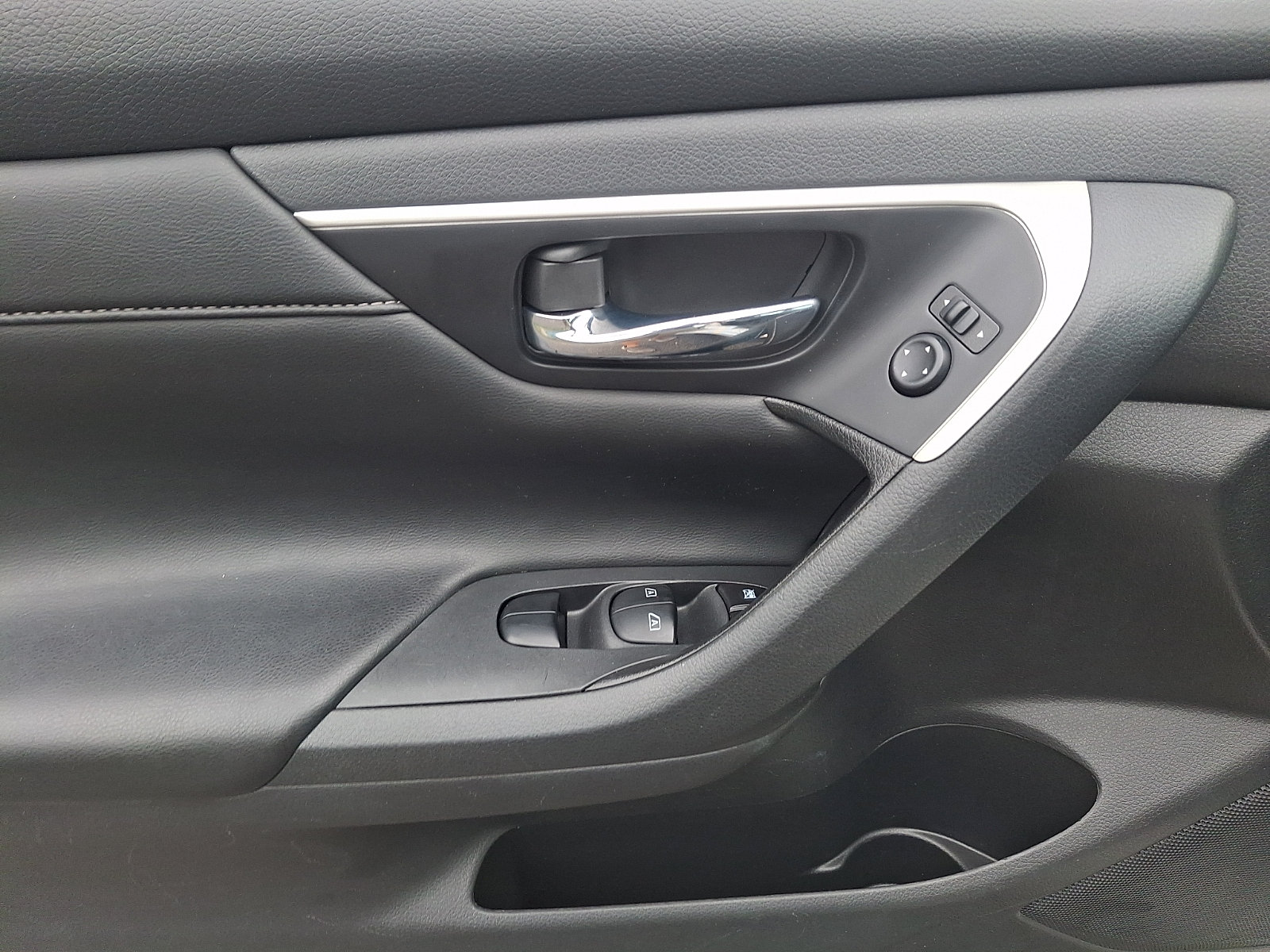 Used 2018 Nissan Altima 2.5 SL FWD image 12