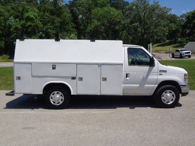 Used 2015 Ford E-350 and Econoline 350 Super Duty w/ Power Windows & Locks Group RWD image 7