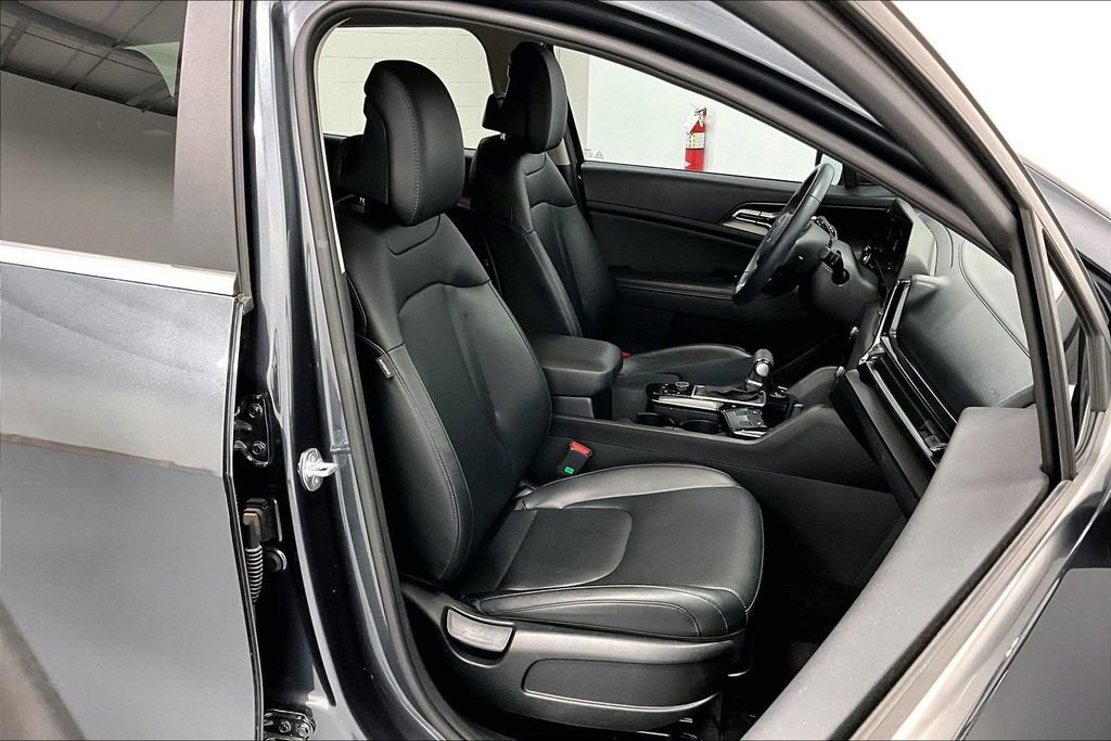 Used 2024 Kia Sportage EX image 10