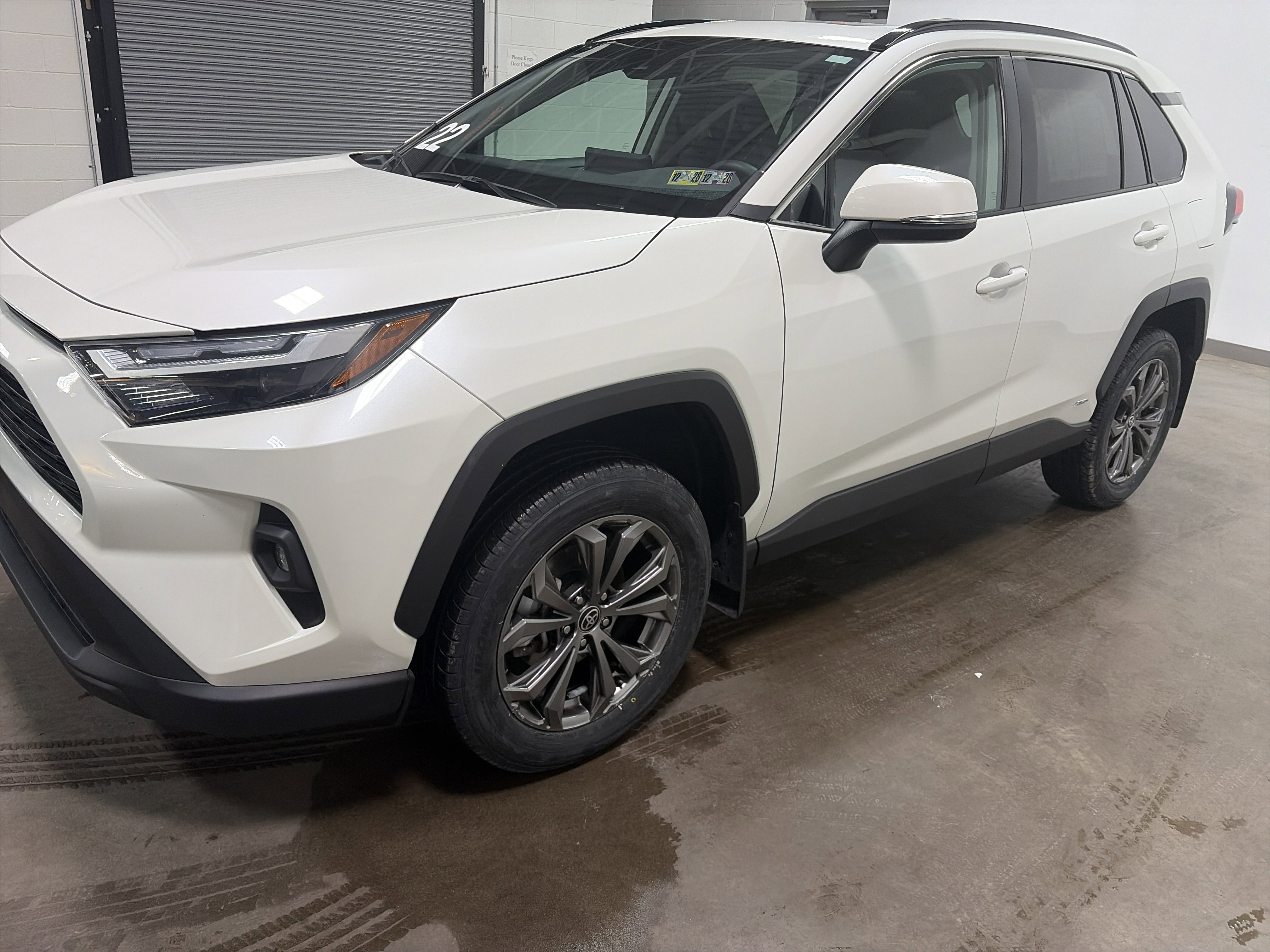 Used 2022 Toyota RAV4 XLE Premium image 6