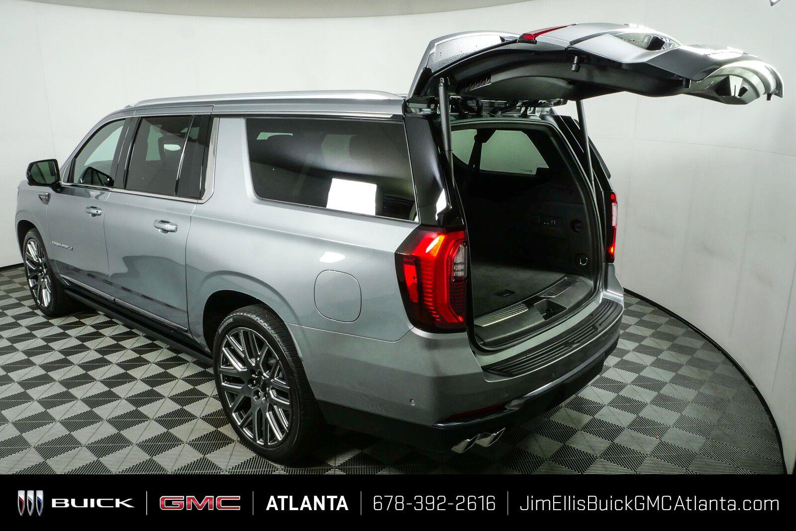 Used 2025 GMC Yukon XL Denali Ultimate w/ LPO, Floor Liner Package AWD/4WD image 38
