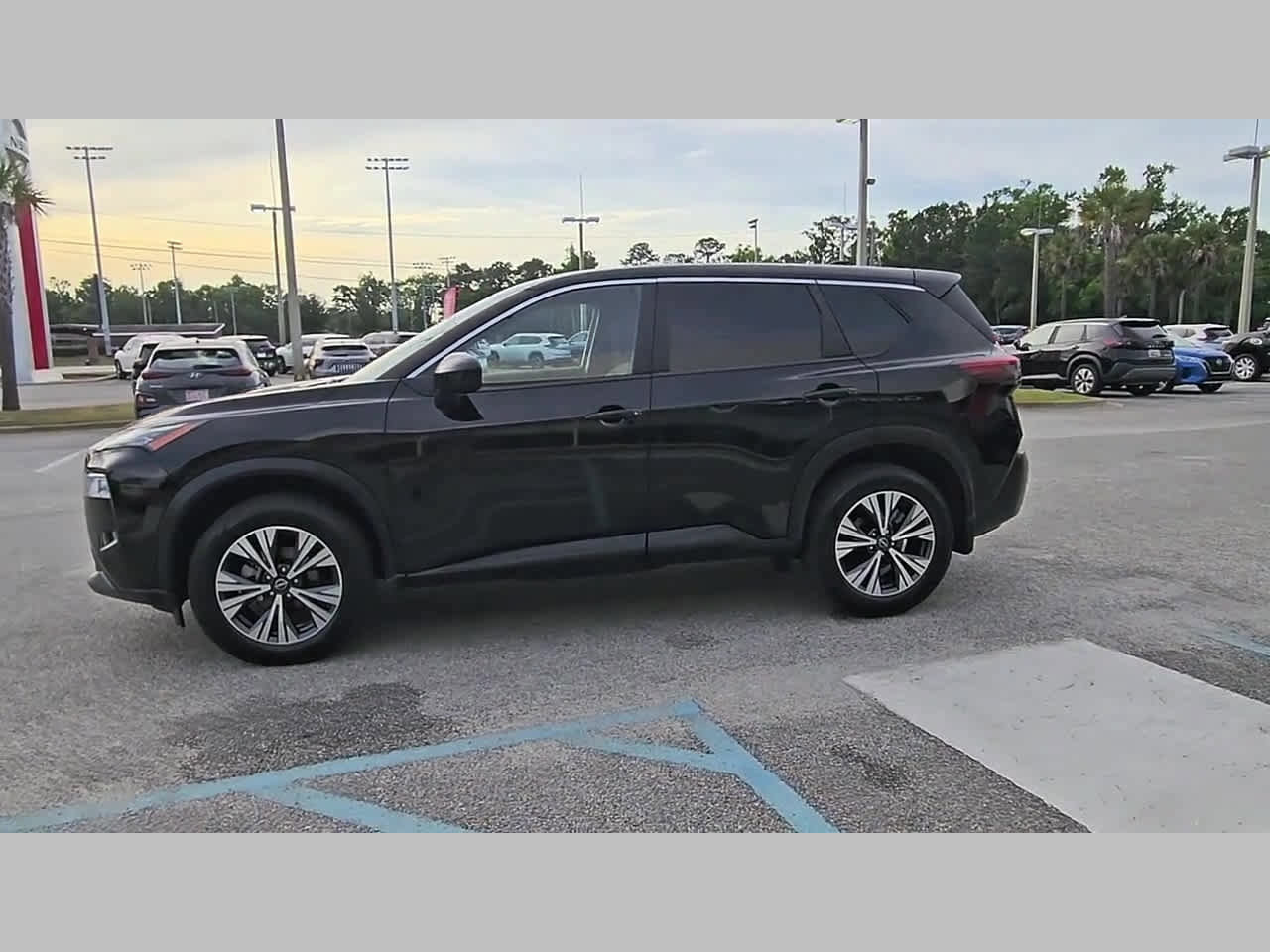 Used 2023 Nissan Rogue SV AWD/4WD image 26