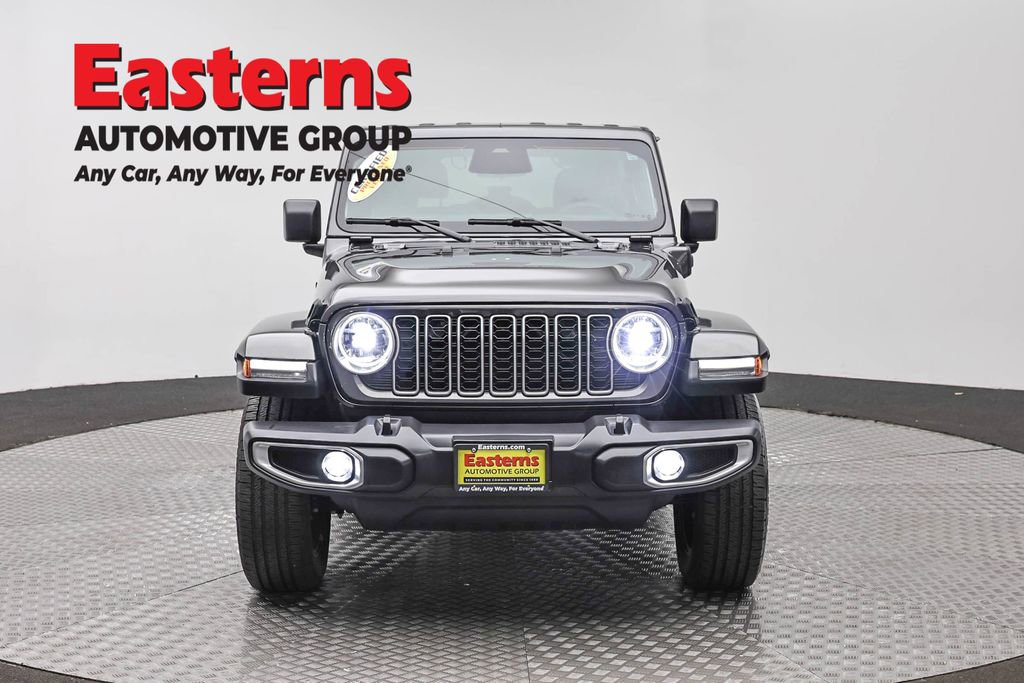 Used 2025 Jeep Wrangler Unlimited Sahara AWD/4WD image 2