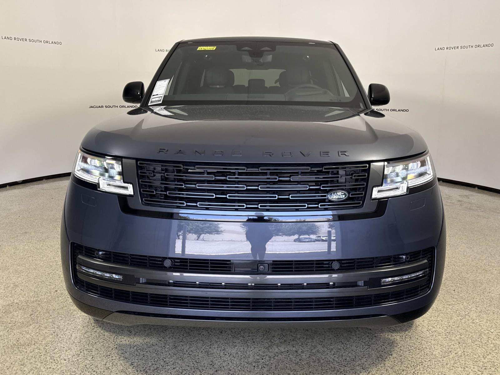 New 2026 Land Rover Range Rover Long Wheelbase SE AWD/4WD image 8