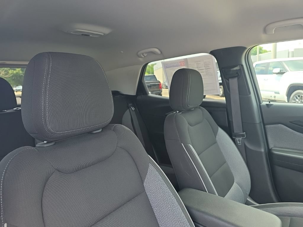Used 2025 Chevrolet TrailBlazer LT AWD/4WD image 10