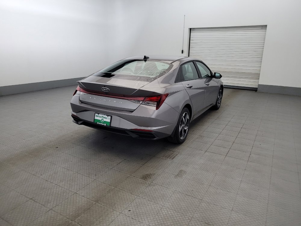 Used 2023 Hyundai Elantra SEL w/ Convenience Package FWD image 9