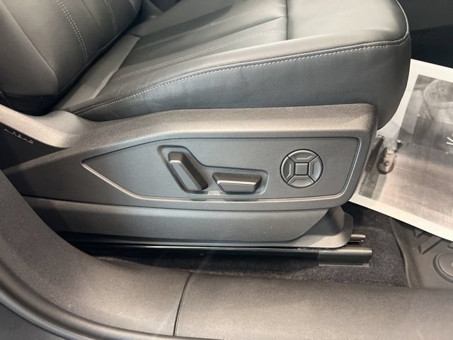 Used 2025 Audi Q5 Premium w/ Convenience Package AWD/4WD image 22