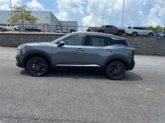 New 2025 Nissan Kicks SR image 7