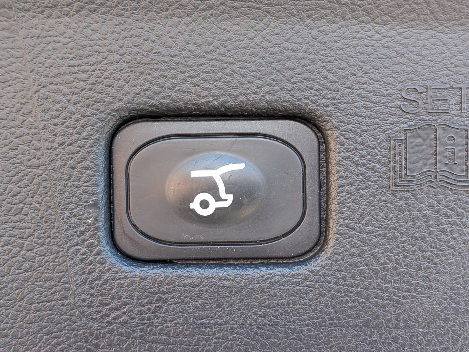 Certified 2024 Ford Edge SEL w/ Convenience Package image 16