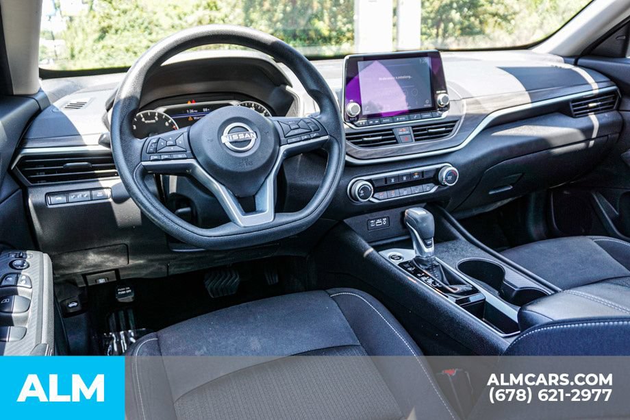 Used 2025 Nissan Altima 2.5 SV FWD image 26