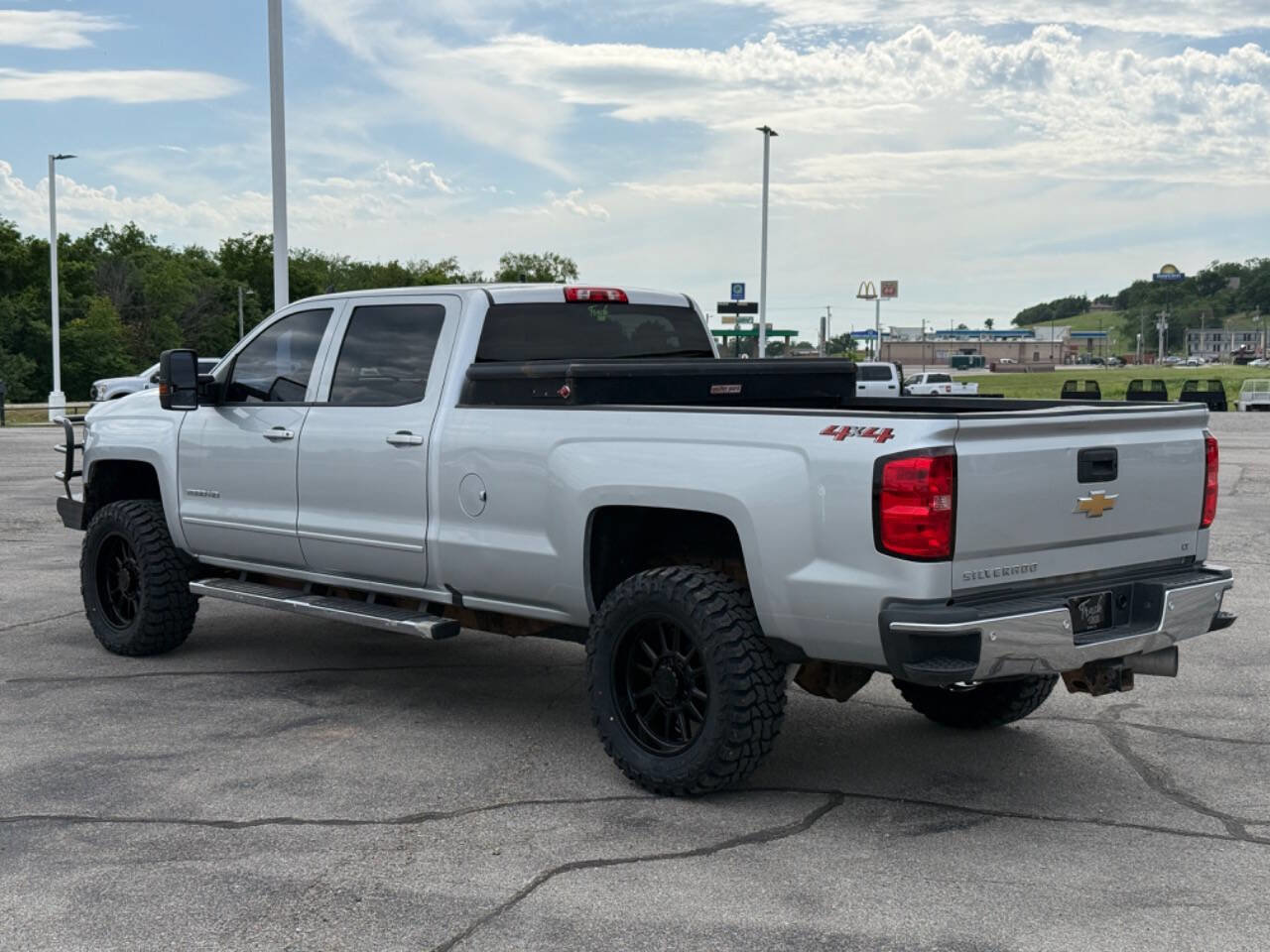 Used 2018 Chevrolet Silverado 2500 LT w/ LT Fleet Convenience Package AWD/4WD image 3