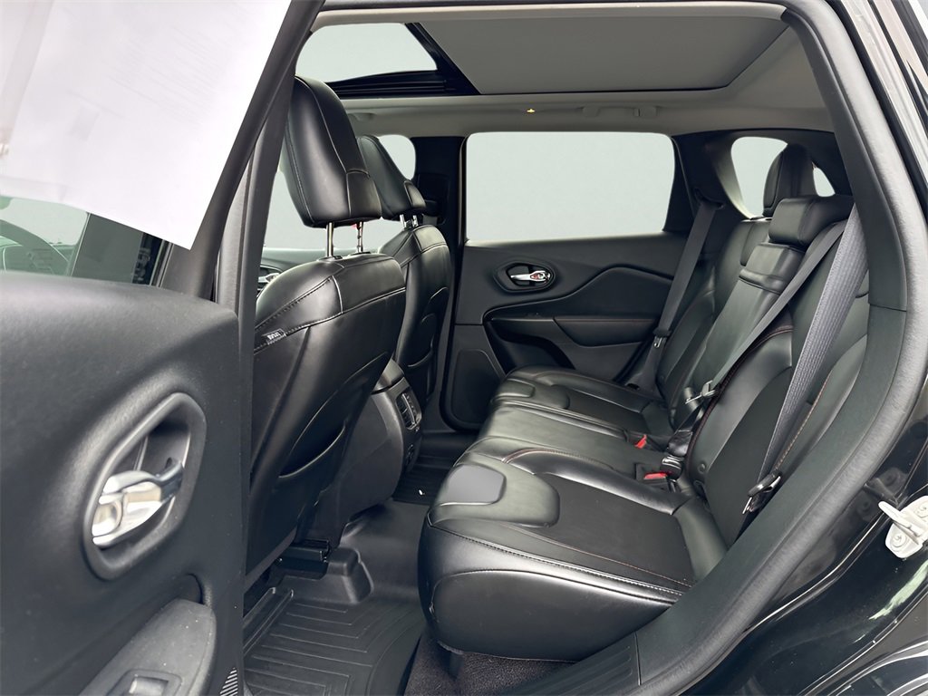 Used 2019 Jeep Cherokee Trailhawk w/ Comfort/Convenience Group image 18