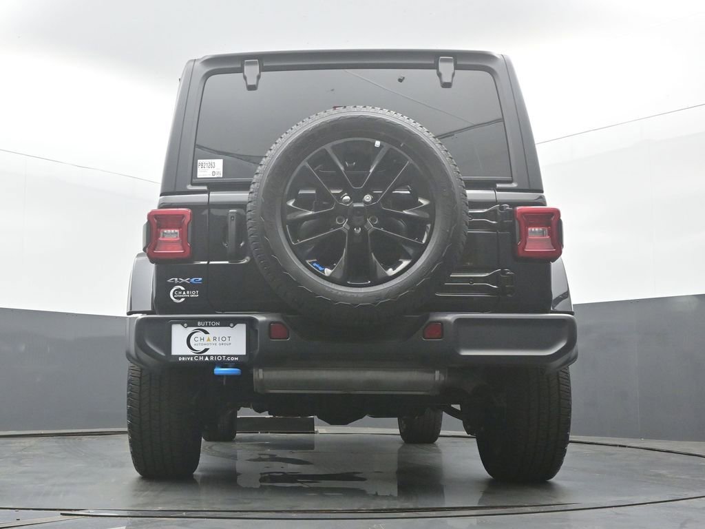 Used 2023 Jeep Wrangler Unlimited Sahara w/ Cold Weather Group AWD/4WD image 48