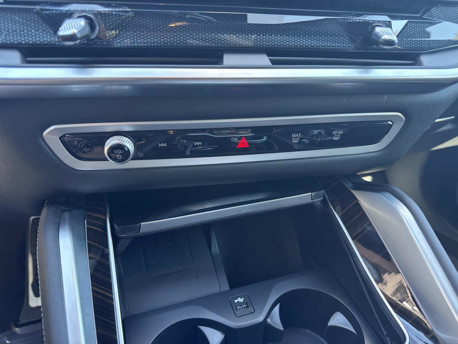 Certified 2025 BMW X6 xDrive40i image 25