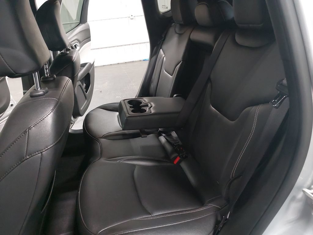 Used 2025 Jeep Compass Limited AWD/4WD image 13