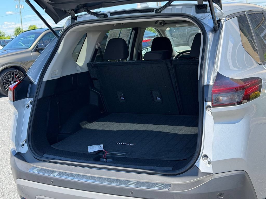 Used 2023 Nissan Rogue SV AWD/4WD image 19